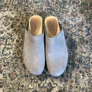 Bryr Clogs in Grey Full Coverage Size 38 — Handmade in San Francisco